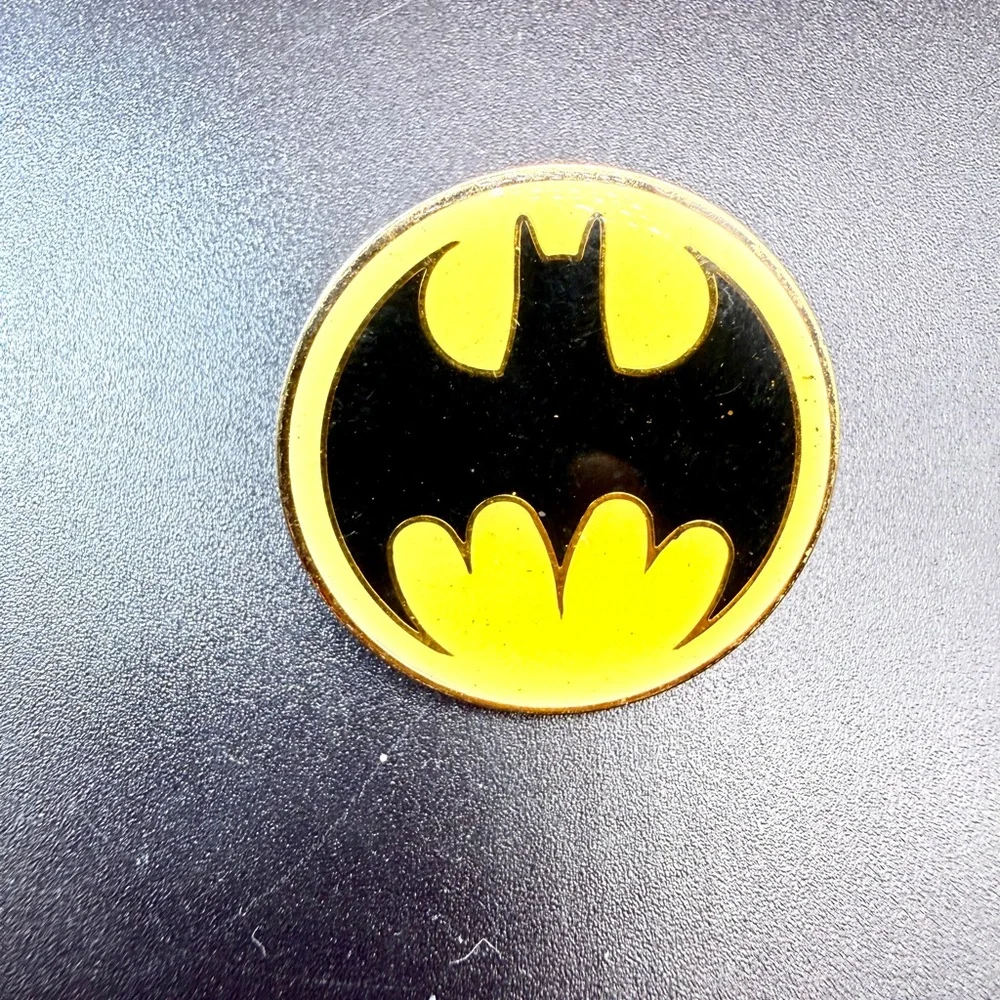 Vintage 1988 DC Comics Batman Logo Pin